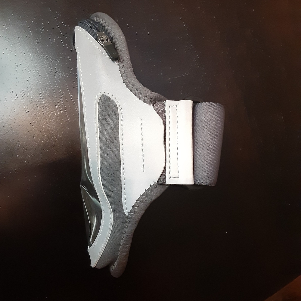 Amphipod Reflective Cell Phone ArmPod - Picture 7 of 10